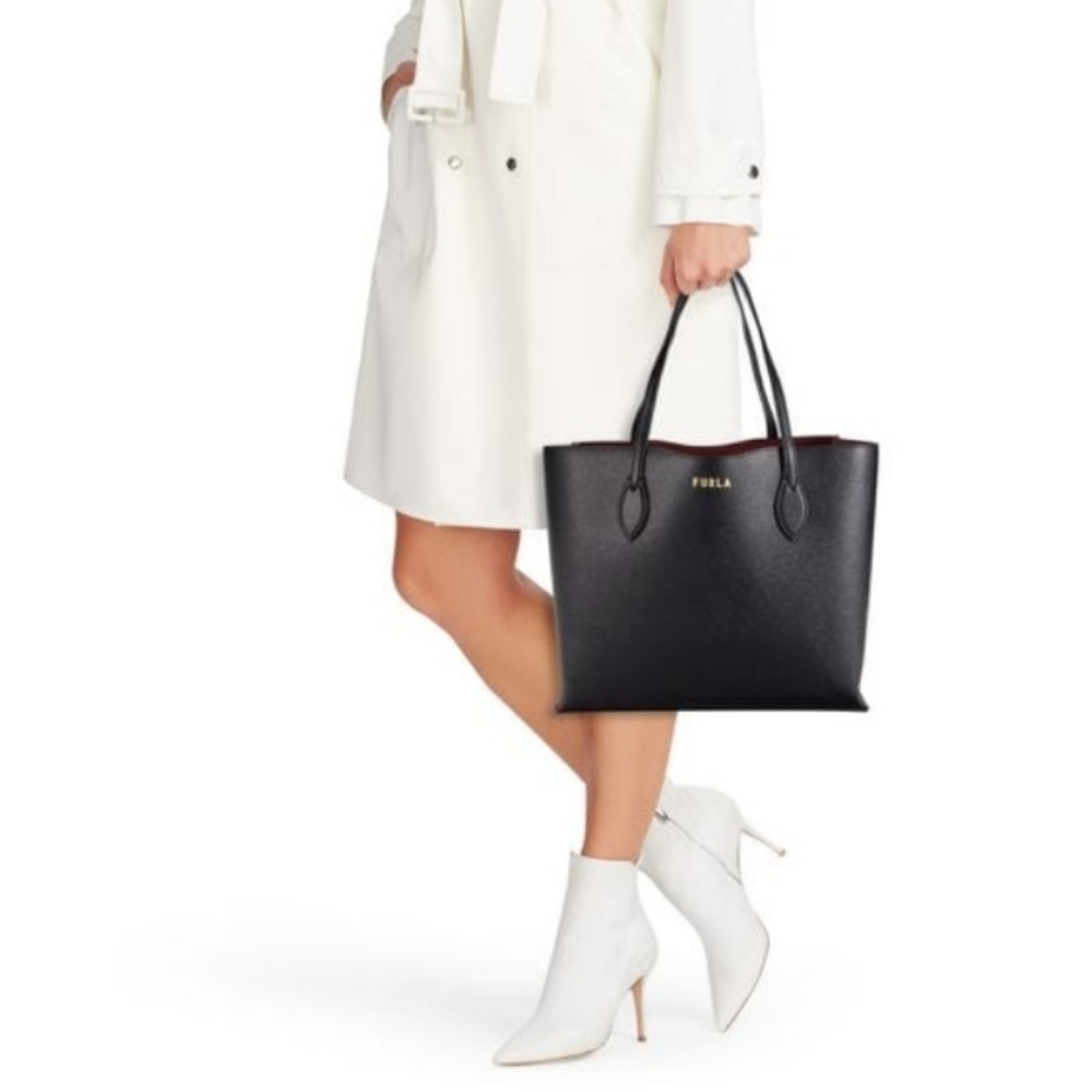 ❌️SOLD❌️Furla Black Tote Leather Bag - Picture 4 of 12